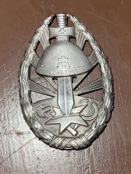 Odznak.vyznamenanie..vf. - 5