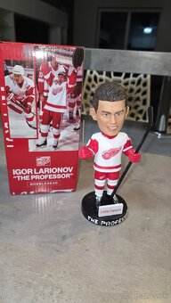 Predám zberateľskú postavičku hráča Igor Larionov - 5