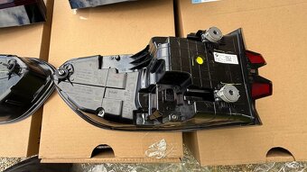 Predám originálne zadné led LCI svetla na BMW X5 G05 2023+ - 5