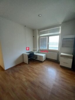 F016-25-KATA Exkluzívny priestor na prenájom v srdci Štúrov - 5