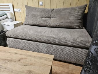 Elegantná rozkladacia pohovka – kompaktný gauč aj posteľ - 5