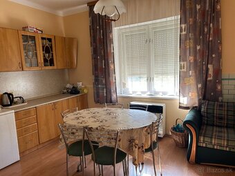 NA PREDAJ: Slnečný rodinný dom s veľkou záhradou v pokojnej - 5