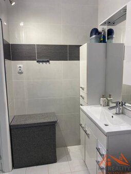 VÝBORNÁ LOKALITA Krásny tehlový 2 izbový byt Komárno - 5