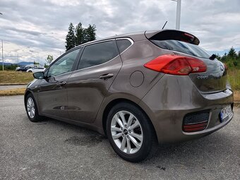 Kia ceed 1,4 , limitovaná Strieborná edícia - 5