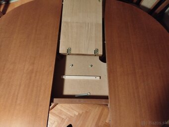Drevený kruhový rozkladací stôl - 5