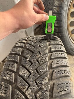 Predám zimné 215/55 R16 Rozteč 5x114,3 - 5