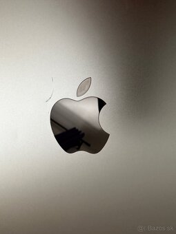 Apple MacBook - 5