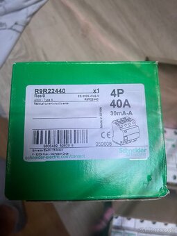 Elektroinštalačny material ističe - 5