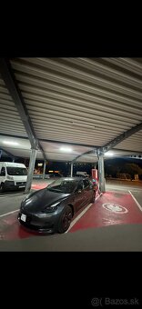 Tesla model 3 - 5