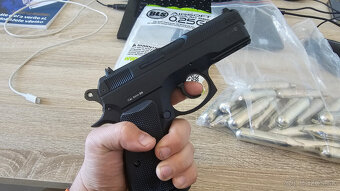 Airsoft pištoľ CZ 75D compact - aj s brokmi a plynom - 5