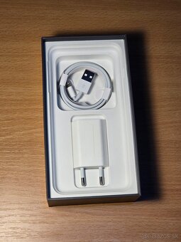 Apple iPhone 8 Plus - 5