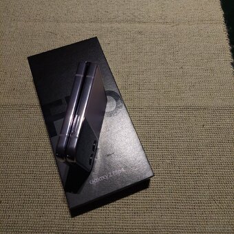 Samsung Galaxy Z Flip4 128GB - 5