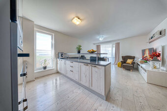 Na predaj 3-izbový byt s terasou Na Zongorke v Trenčíne - 5