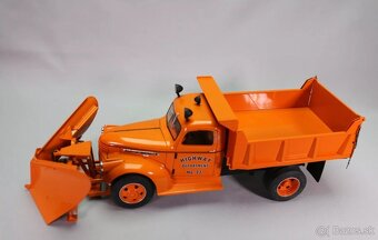 Model GMC v mierke 1/16 - 5