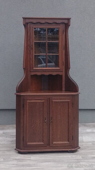 Vitrína rohová. - 5