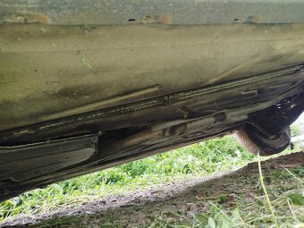 Mercedes w 124 250D - 5