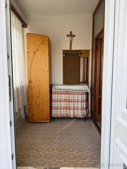 Rodinný dom s pozemkom v Kozárovciach - 5