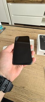 Predám Iphone 11 64 GB Bleck - 5