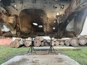 Lada Niva 1,7 s SPZ jednobodove vstrekovanie - 5