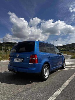 Volkswagen Touran 2,0tdi DSG - 5