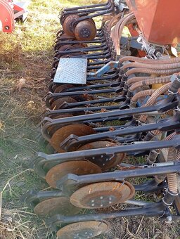 Predám sejačku - 5