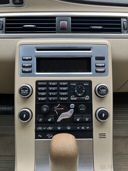 Volvo XC70 D5 (151 kW) AWD Summum POJAZDNE, 2011, SR - 5