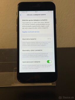 Predám Apple iPhone SE 2020 64GB Black Minimálne známky - 5