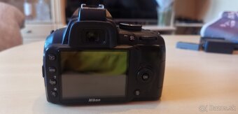 Nikon D3000 + Nikkor AF-S 18-55 VR - 5