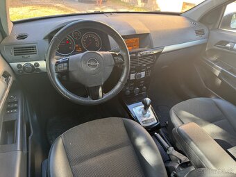 Opel Astra 1.3d R.v.2010 Automat Full výbava - 5