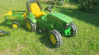 Šlapací traktor John Deere - 5