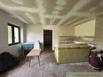 Chalupa so začatou rekonštrukciou v malebnej koncovej obci - 5