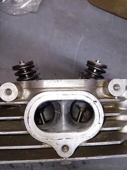 Hlava Honda NX650 Dominator - 5