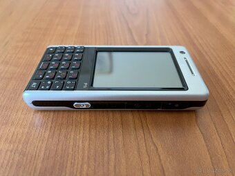 Sony Ericsson P1i - 5