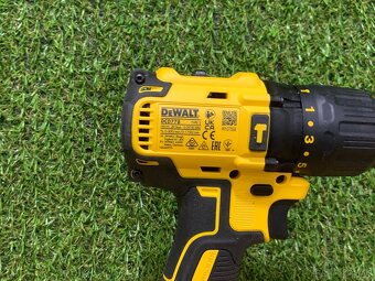 Dewalt Aku príklepová vŕtačka DCD778 - 5