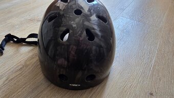 PREDÁM FREESTYLOVÚ PRILBU 54 CM WORKER - 5