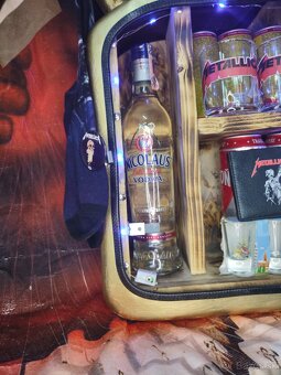 Mini bar na cesty Metallica - 5