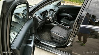 Predám MITSUBISHI OUTLANDER 2.2 DI-D 4WD TC-SST Intense+ - 5