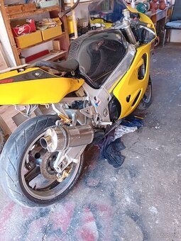 Suzuki gsxr 750 - 5
