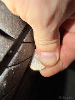 Predám letné Michelin 205.55.R16 - 5
