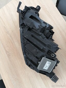 Škoda Octavia 4 predné pravé svetlo - 5