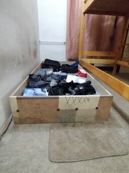 POSCHODOVÁ POSTEĽ - 5