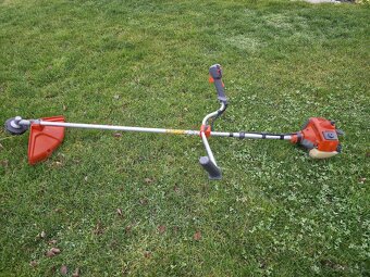 Krovinorez husqvarna 323R. - 5