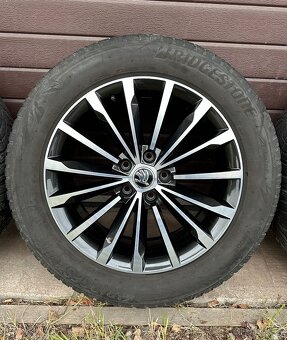 originální ALU kolesá škoda trinity black R18 5x112 - 5