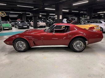 Chevrolet Corvette Stingray z roku 1974 - 5