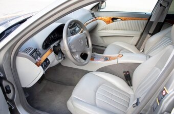 Mercedes E trieda 2006 - 5