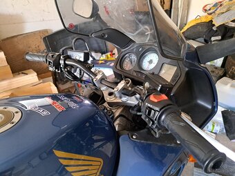 Honda VFR 800FI - 5