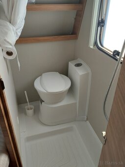 Predám Karavan Weinsberg 450 FU - 5