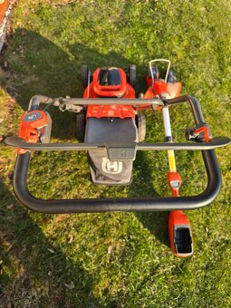 HUSQVARNA Kosačka a vyžínač - 5