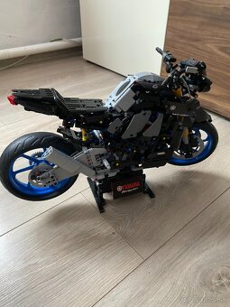 Stavebnica Technic Yamaha MT-10 SP 42159 - 5