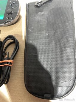 PS VITA PCH-1004 OLED displej -folia +8GB - 5